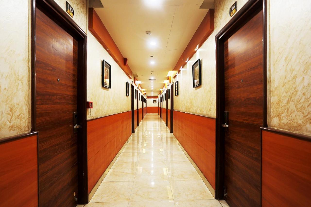 فندق Capital O Green Palms Near Jhilmil Metro Station نيودلهي المظهر الخارجي الصورة