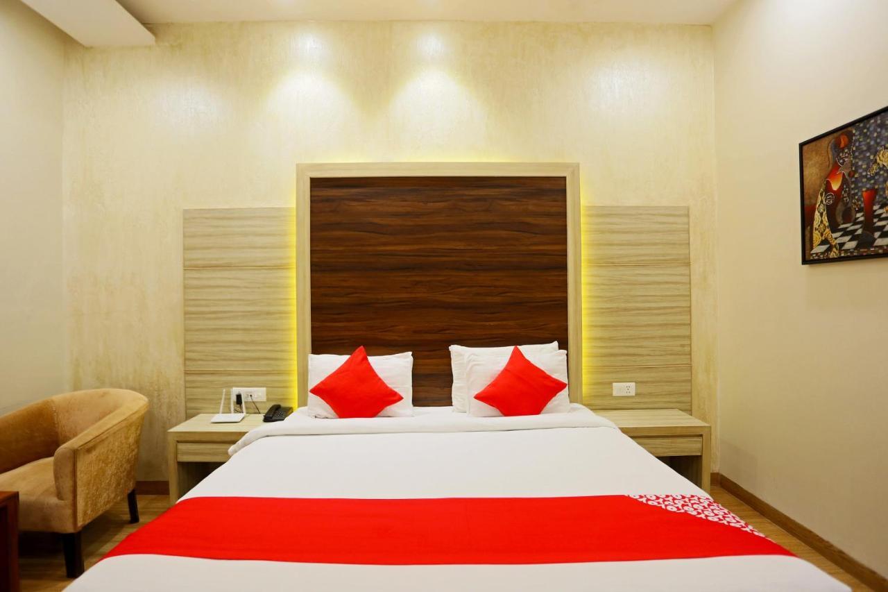 فندق Capital O Green Palms Near Jhilmil Metro Station نيودلهي المظهر الخارجي الصورة
