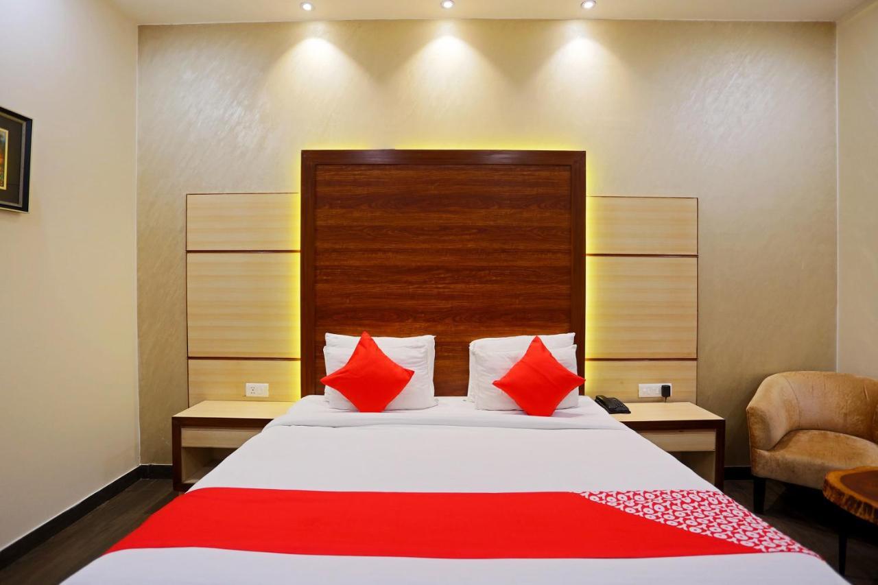 فندق Capital O Green Palms Near Jhilmil Metro Station نيودلهي المظهر الخارجي الصورة
