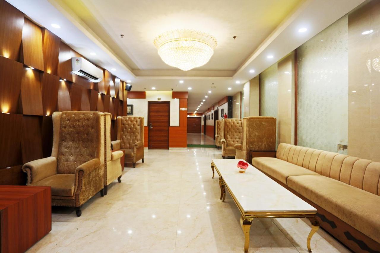 فندق Capital O Green Palms Near Jhilmil Metro Station نيودلهي المظهر الخارجي الصورة